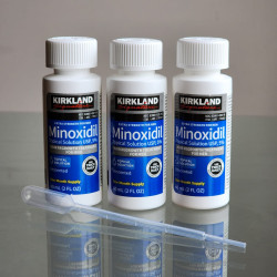 3 Minoxidil Kirkland Signature con aplicador